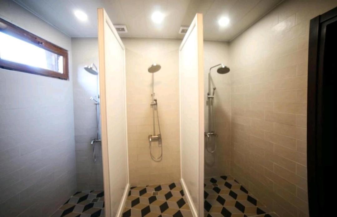 Hostel & Hotel Batumi Kültér fotó