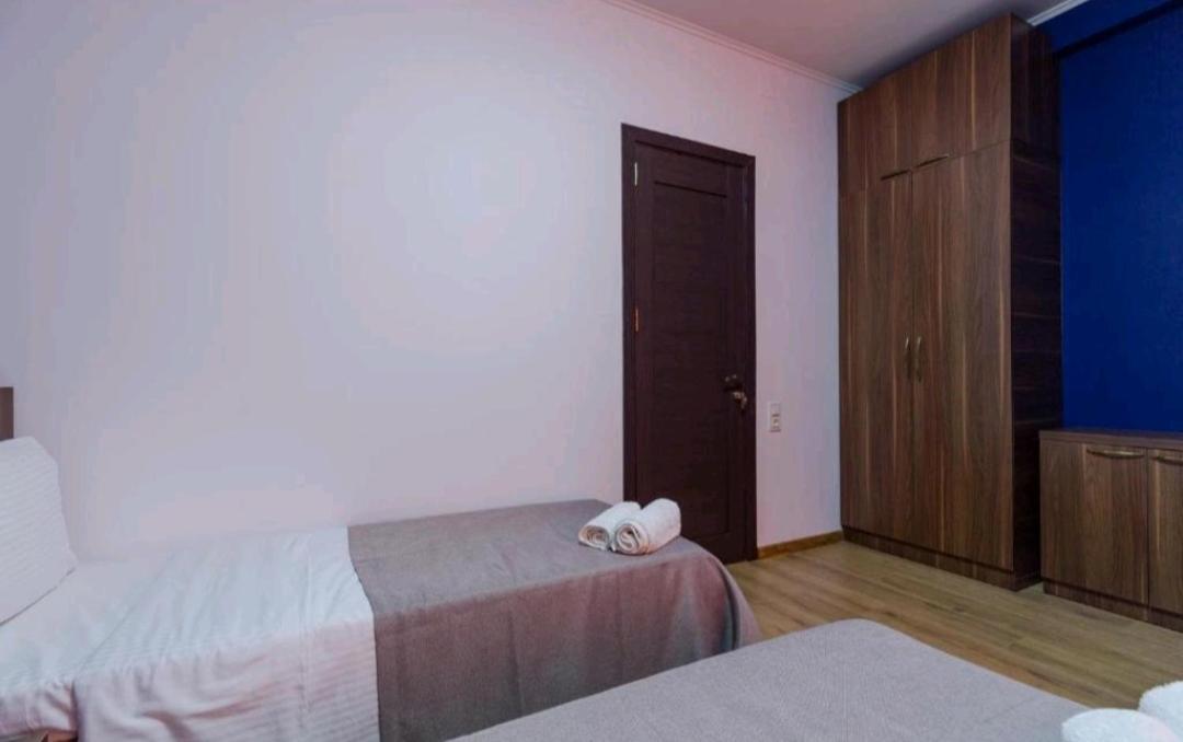 Hostel & Hotel Batumi Kültér fotó